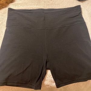 Ultra high rise elation athleta biker short SZ XL- like new- minimal pilling